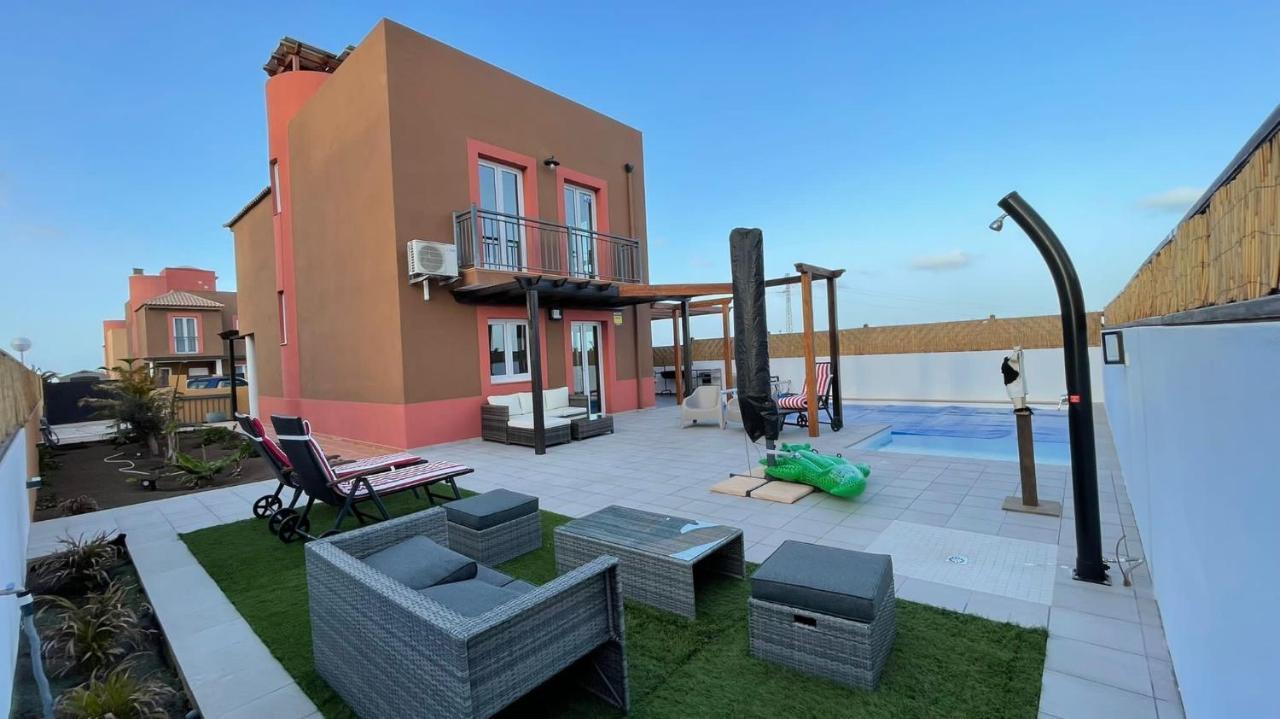 Villa Marie Agradable Y Tranquila Maison Con Piscina Corralejo Exterior foto